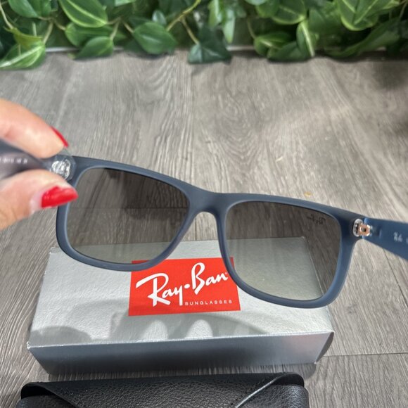 Ray-Ban Justin Rubber Blue Frame Grey Gradient  RB4165 6813/ 11  54 - Picture 6 of 7